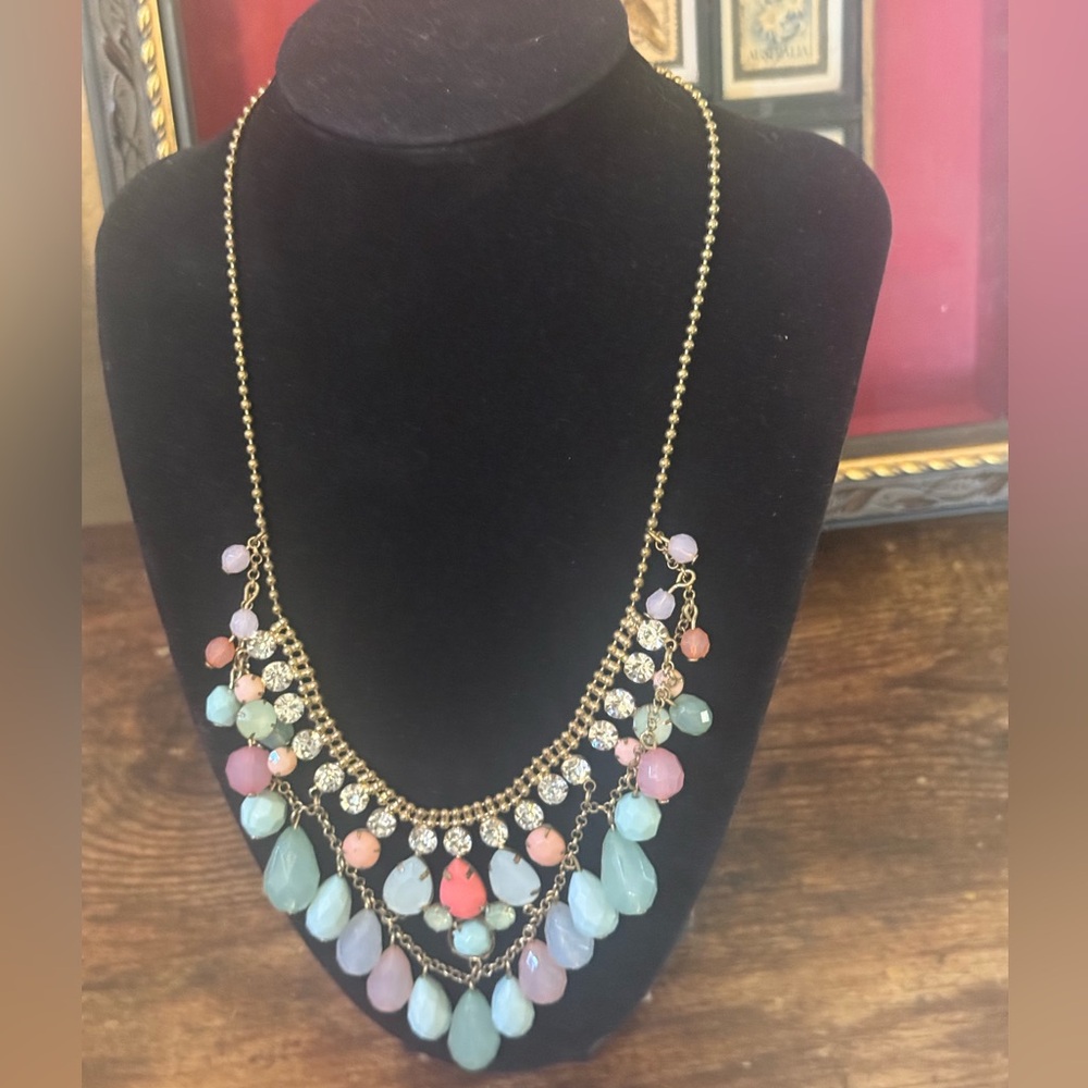 🌸 4 for $10 EUC Multicolor Beaded Necklace w Rhinestones